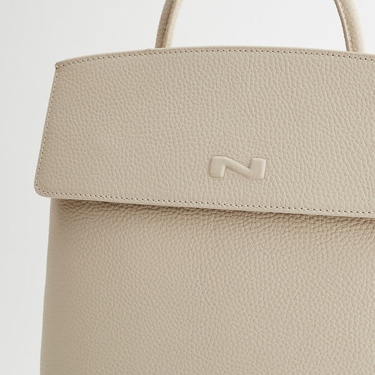Nathan-Baume Backpack – Cassandra in Black – Timeless elegance in leather