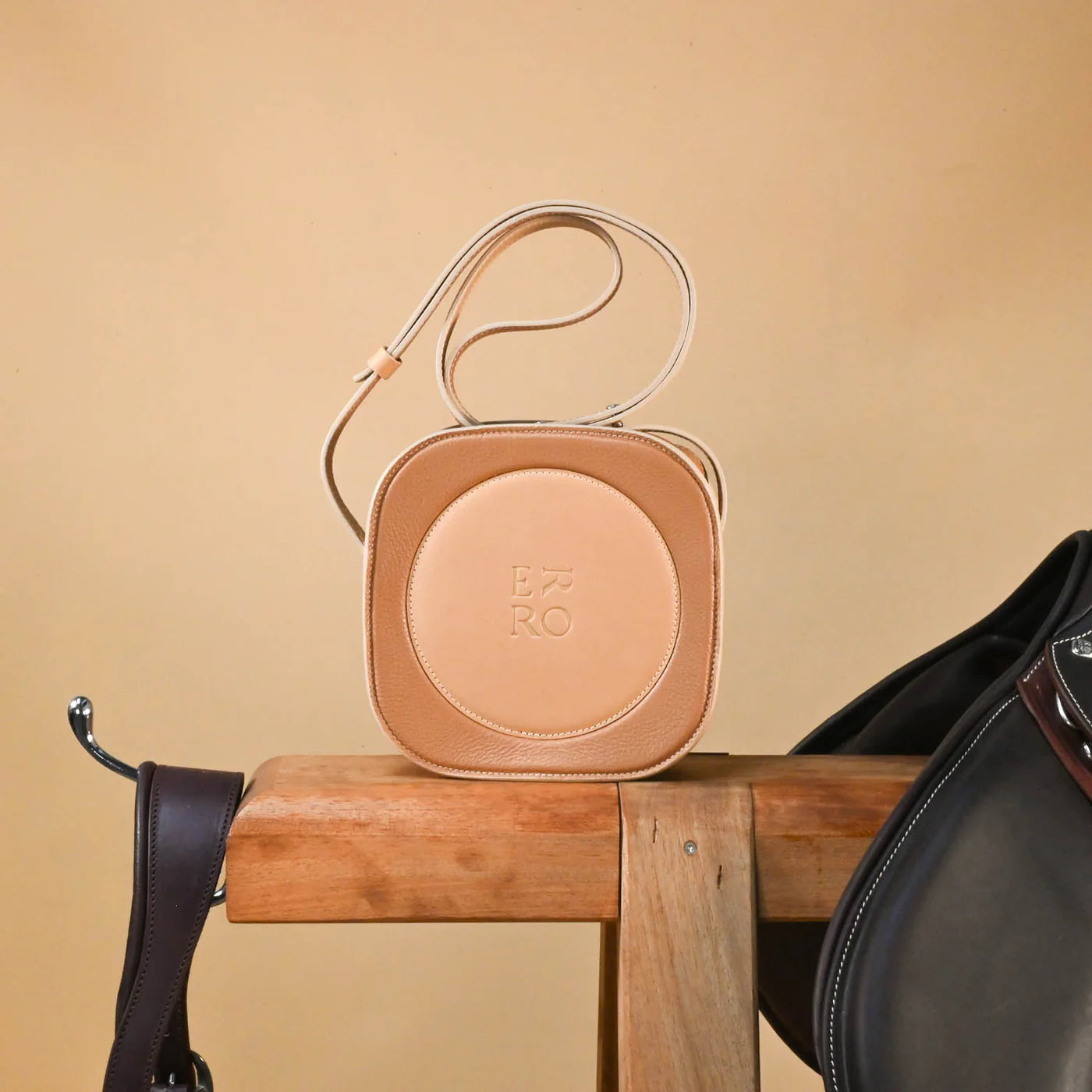Lorea - Sable – Timeless leather shoulder bag