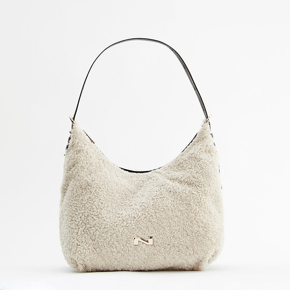 Nathan-Baume Schoudertas - Carrie Shearling