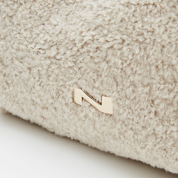 Nathan-Baume Schoudertas - Carrie Shearling